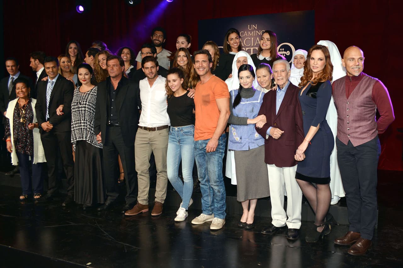 El elenco de la nueva producción de Nathalie Lartilleux, “Un camino hacia el destino” fue presentado con gran éxito.