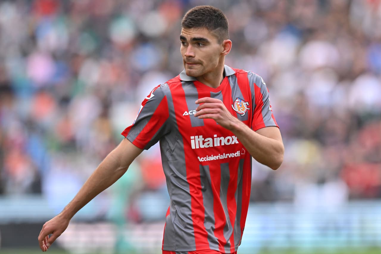 Johan Vásquez juega, pero el Genoa compromete su situación en la Serie A de Italia