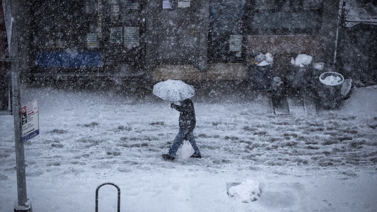 Más de 400,000 personas sin servicio eléctrico por la tormenta invernal 