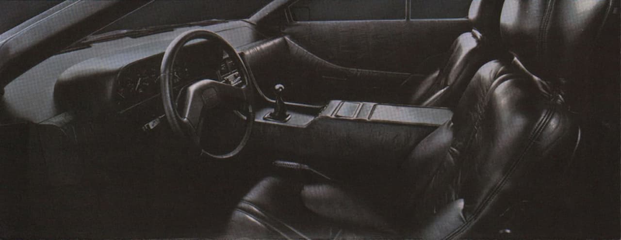 El interior del DeLorean DMC-12 era lujoso y suntuoso para los estándares de 1981