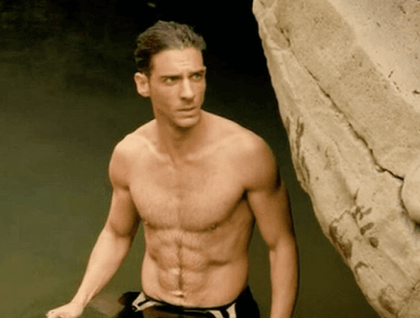 Erick nos dio una probadita del irresistible cuerpecito que posee.