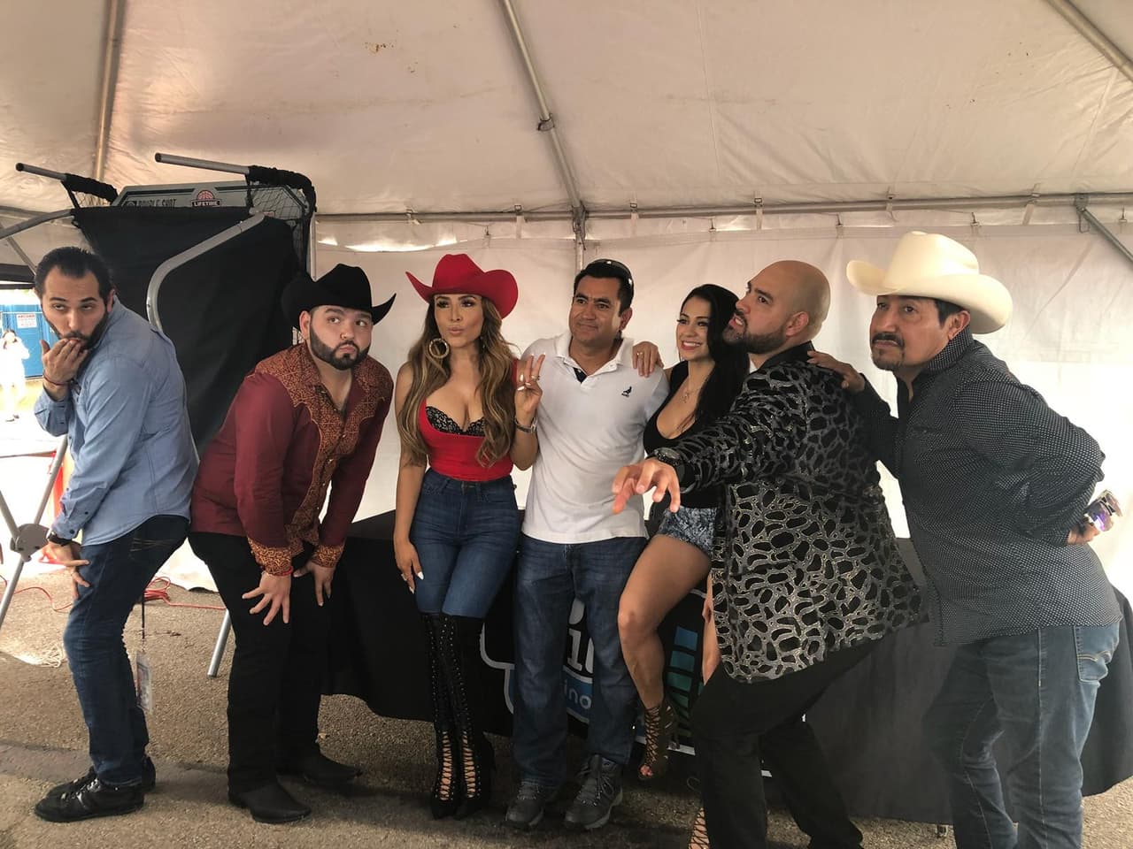 En grupo se goza mejor y ellos lo saben.
<br>