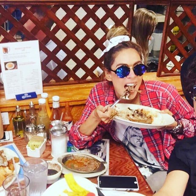 Pero la Montijo también se da gusto de vez en cuando.