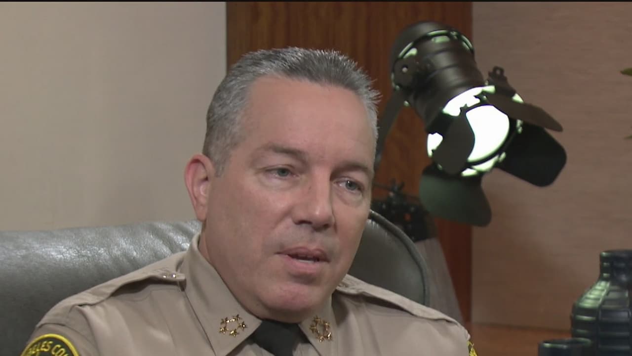  “No merece ser presidente”: jefe del Departamento del Alguacil del condado de Los Ángeles reitera su compromiso con los inmigrantes