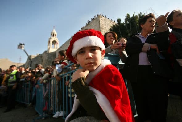 En un mensaje radial difundido el viernes por la mañana por la BBC británica, Benedicto XVI afirmó que "Dios siempre es fiel a sus promesas y nos sorprende a menudo en la forma en que las cumple".