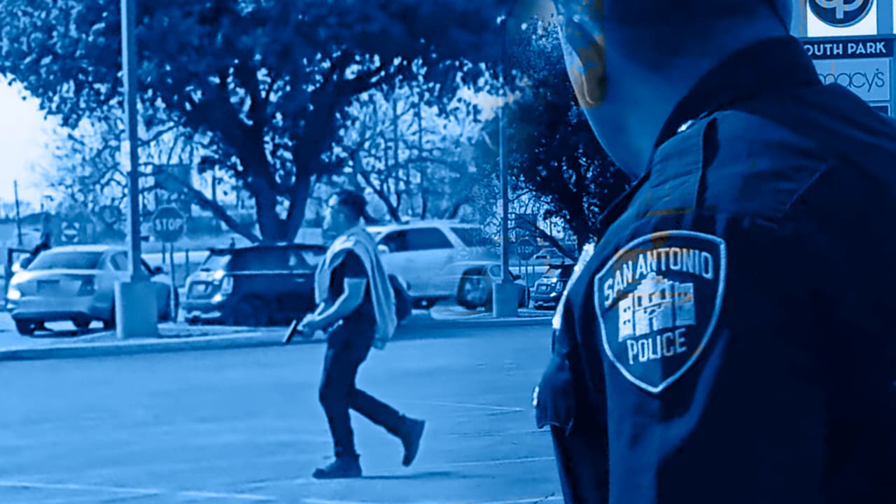 Cuando los agentes de La Policía de San Antonio entraron en contacto con 
<b>Erick Mejía,</b> él llevaba un arma y no obedeció las instrucciones de quedarse quieto y soltar la pistola, declaró el jefe de la policía.
<b> <a href="https://www.univision.com/local/san-antonio-kwex/huyo-por-miedo-esto-se-sabe-del-hispano-que-murio-tras-ser-baleado-por-la-policia-de-san-antonio-video">En un video</a></b> que circula en redes sociales se ve la interacción del joven con los uniformados, hasta que estos le disparan y lo matan en el estacionamiento del centro comercial South Park Mall.
