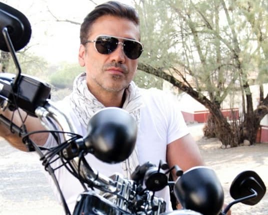 Alejandro Fernández está de enhorabuena luego de que su hija Camila anunciara en la revista Hola que pronto será madre. Sí, 'El Potrillo' va a ser abuelo.