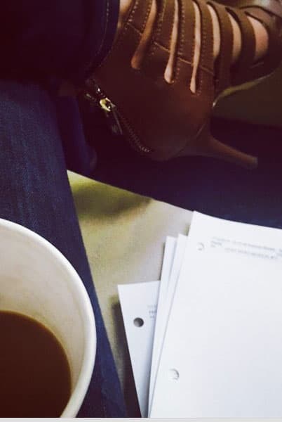 Quien por cierto nos mostró la manera en cómo trabaja para esta cobertura: "Semana de #PremiosJuventud que emoción!! recuerden!!", posteó Espinoza.