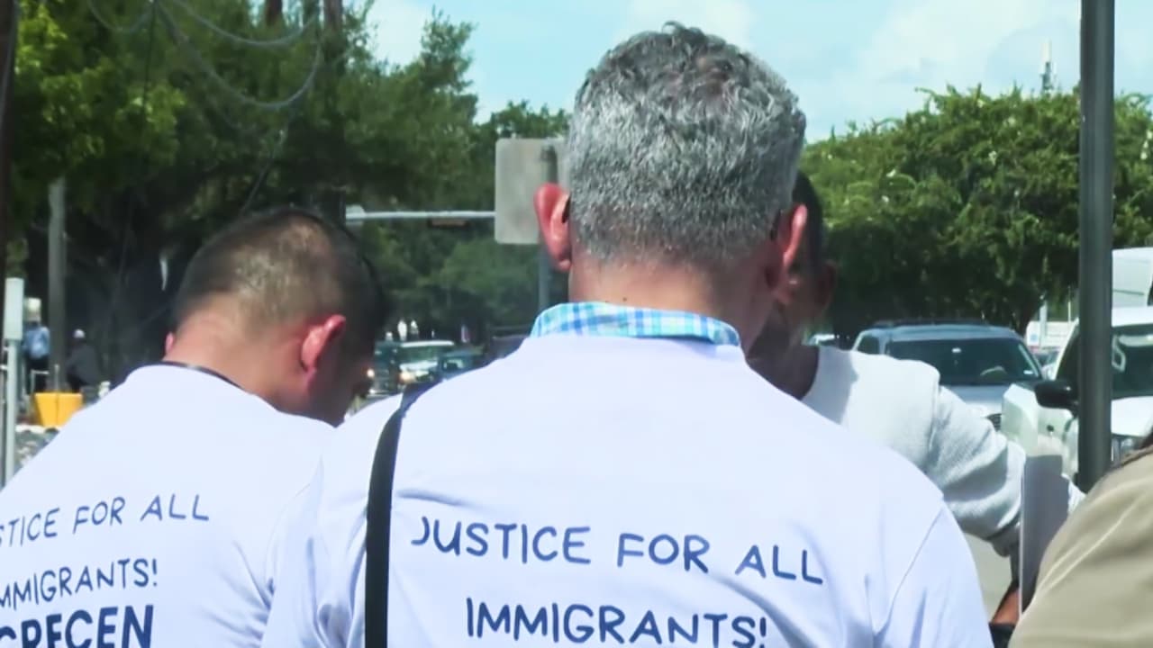 "Nos causa temor": exigen liberación del testigo de un tiroteo que fue arrestado por ICE en Bellaire