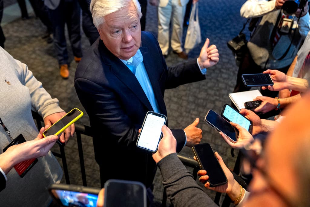 El veterano senador de Carolina del Sur, Lindsey Graham, es de los que prefirió apoyar a Trump en vez de a Haley.