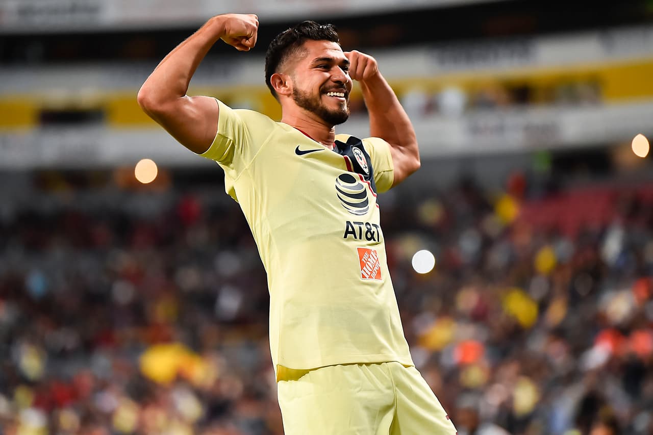 Henry Martin recibió el rechace que ganó Ibarra, condujo la pelota y entrando al área rival sacó un potente disparo a ras de pasto para romper el cero.