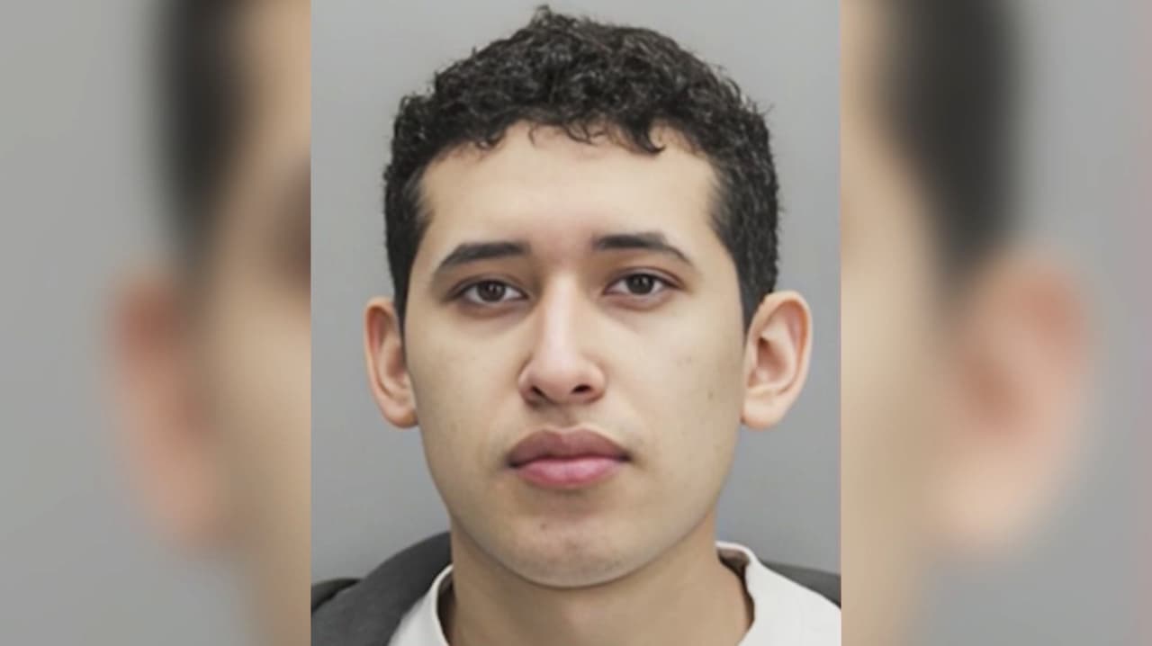 Joven hispano enfrenta cargos por agresiones sexuales en contra de estudiantes de secundaria en Fairfax