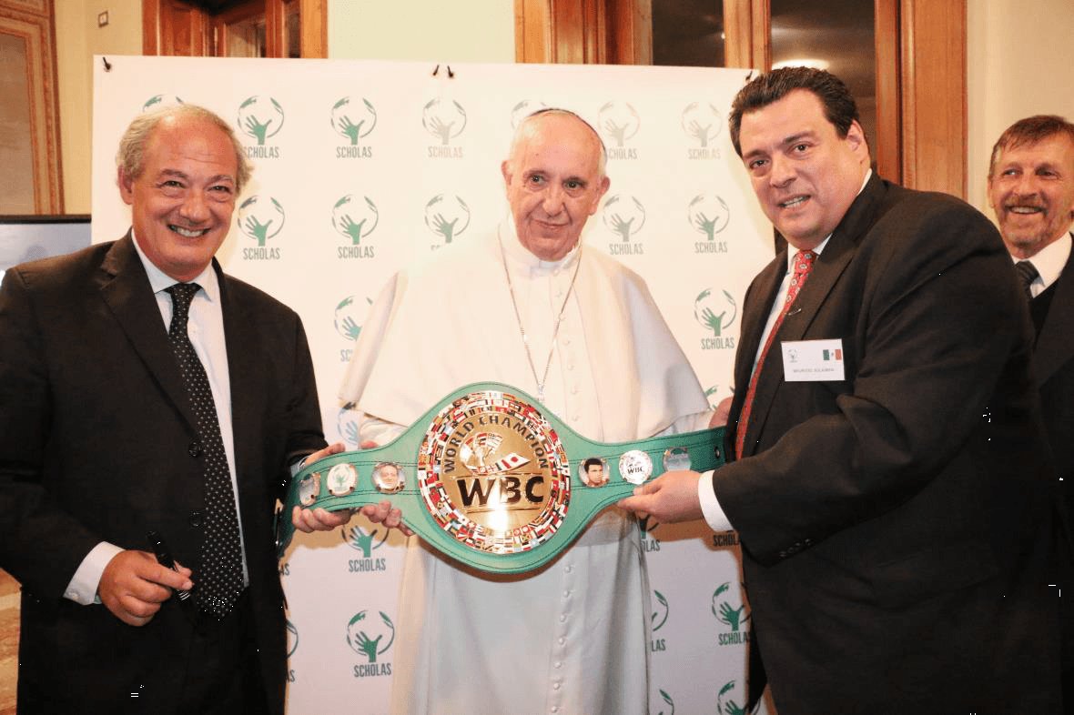 Boxeo internacional se suma a la fundación del Papa Francisco
