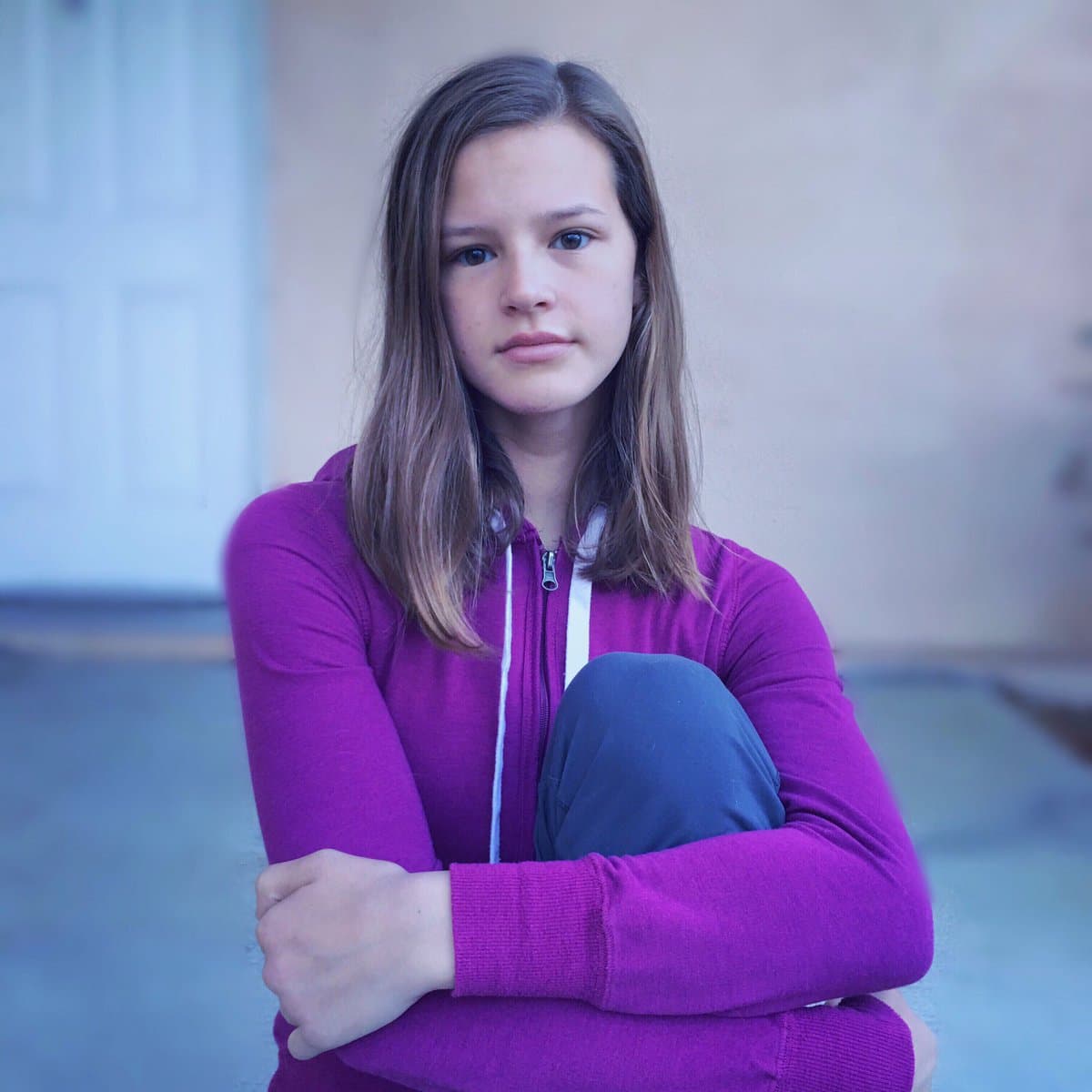 Otra actriz,
<b>Peyton Kennedy</b>, saltó a las redes sociales y dijo: "El acoso no es solo un tema para las asambleas escolares. Es algo que le sucede a muchos tristemente cada día. Hoy me visto de morado para apoyar a los jóvenes #LGBTQ+ en #SpiritDay".