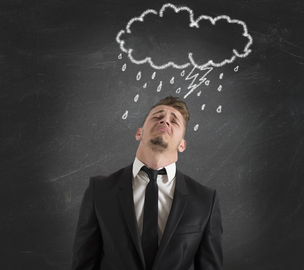 <b>Capricornio</b>
<br>
<b>Karma negativo a superar: El pesimismo y fatalismo</b>
<br>Esa tendencia llamada “saturnina” de los capricornianos que lo ven todo con un tono pesimista y fatal. Las cosas negativas que les suceden las justifican diciendo que “es mi destino o mi Karma o no tengo nunca suerte” cuando lo cierto es que la mayoría de ellas no dependen de uno ni del otro sino de la actitud ante la vida.