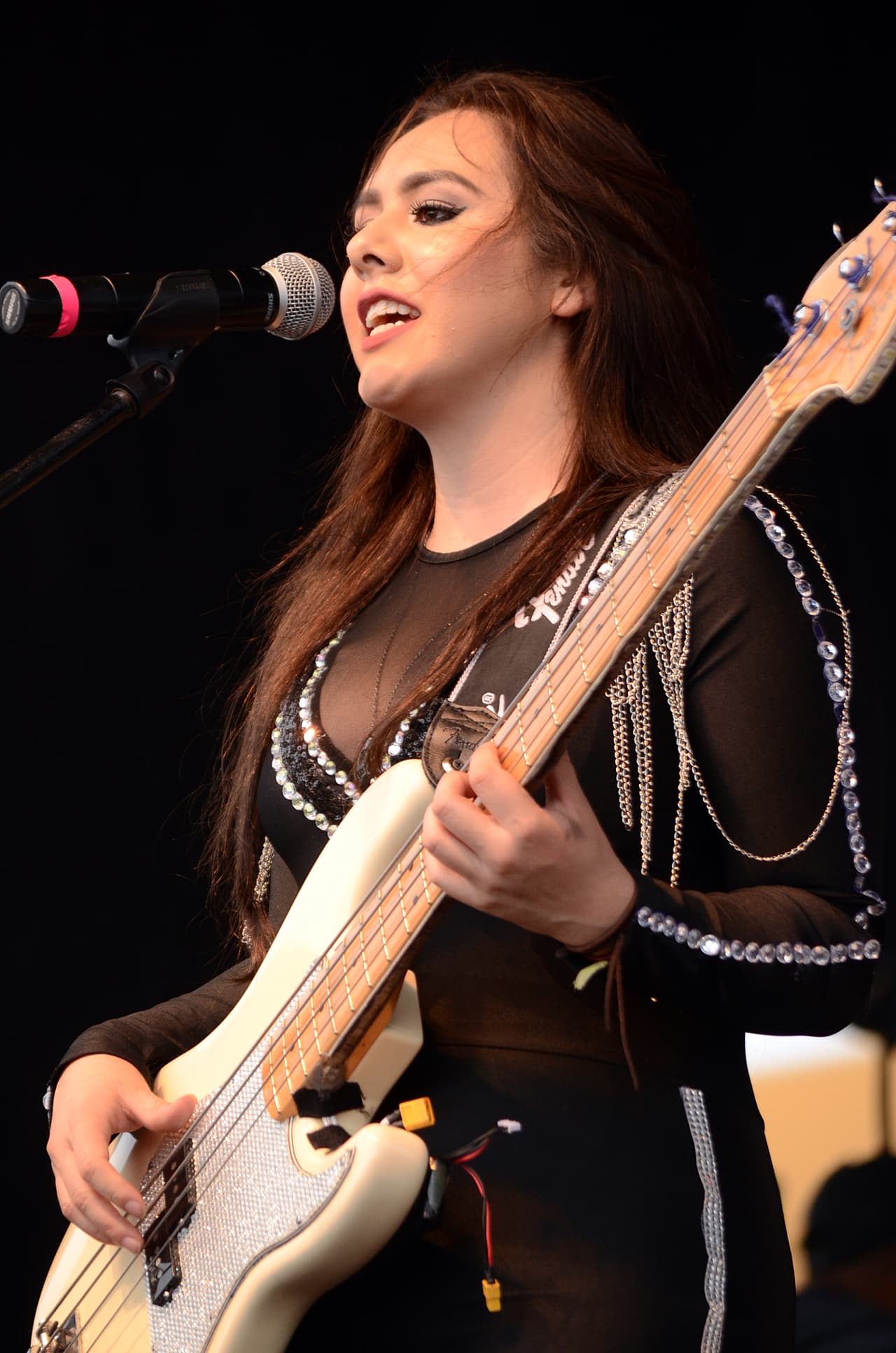 Con su talento y belleza prendieron la fiesta callejera del Latin GRAMMY