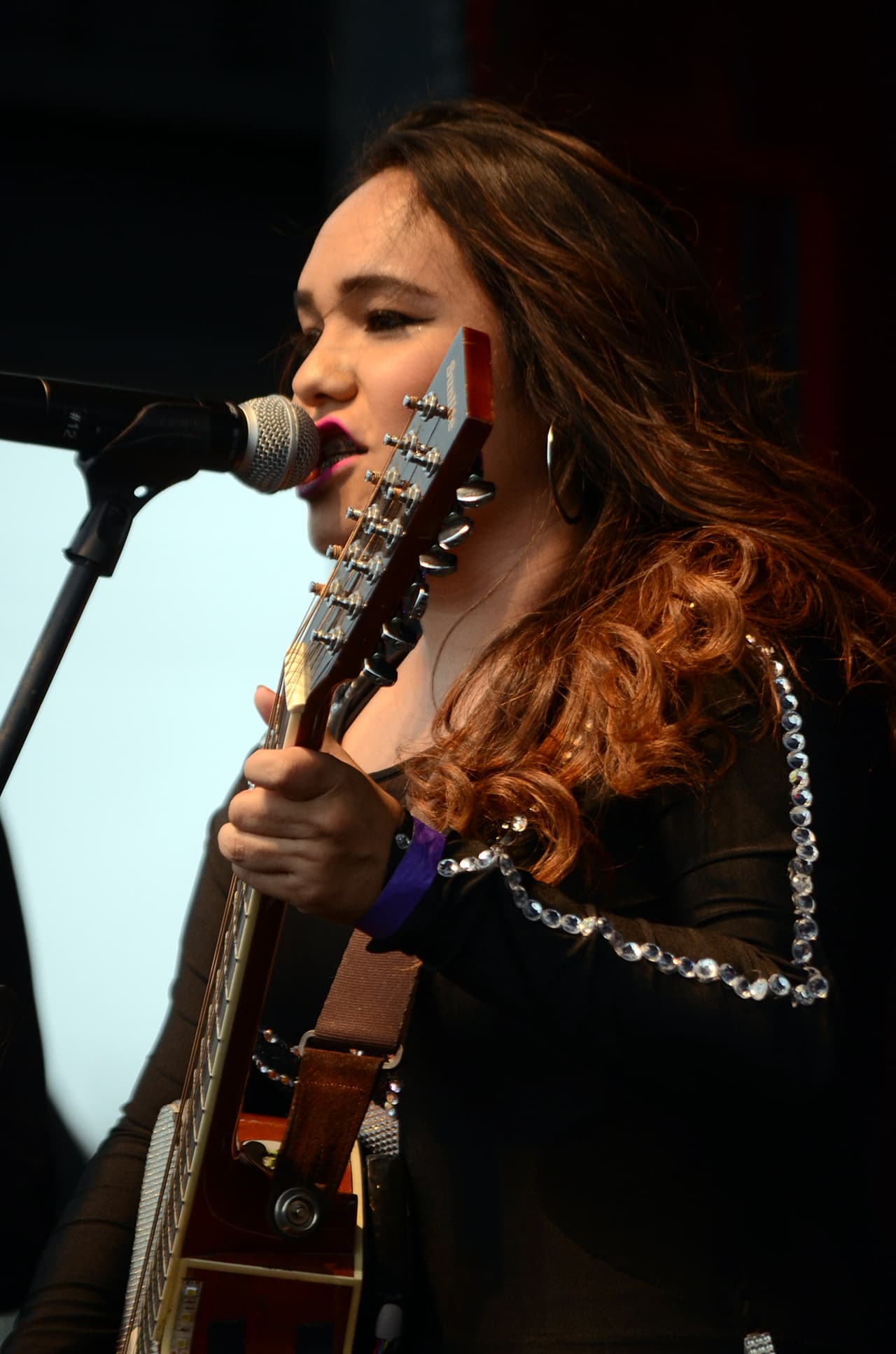 Con su talento y belleza prendieron la fiesta callejera del Latin GRAMMY