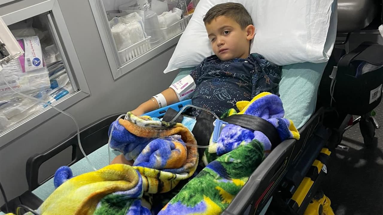 Ian fue diagnosticado con el síndrome
<b>Guillain Barré: </b>una enfermedad que daña las neuronas y causa debilidad muscular y a veces parálisis de una persona, de acuerdo a los Centros para el Control y Prevención de Enfermedades (CDC, por sus siglas en inglés).