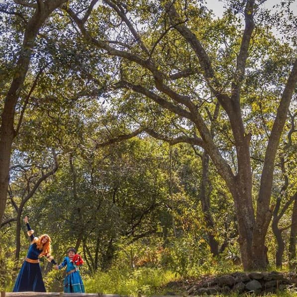 Por varios minutos la actriz se convirtió en niña de nuevo y pasó un rato increíble jugando con Karla.
