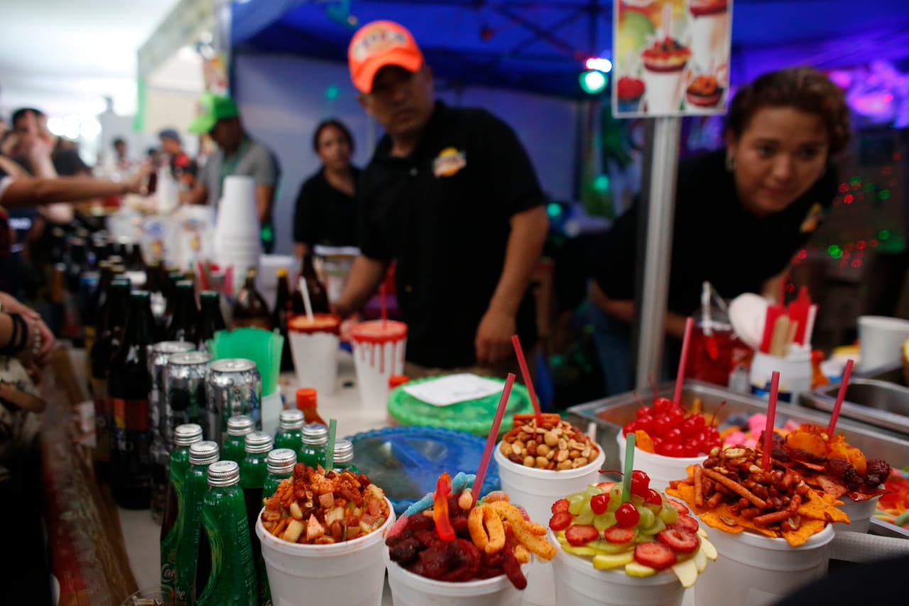Chile, Mole, Pozole, una celebración del Día de la Independencia de México que ofrece comida tradicional, recetas familiares únicas y arte que une las tradiciones de México y el este de San José. Será el domingo 15 de septiembre de 11:00 am a 4:00 pm. La entrada cuesta $5 si se compra el boleto de manera anticipada y los niños menores de 12 años entran gratis. Haz clic 
<a href="https://sf.funcheap.com/fiestas-patrias-festival-san-jose-ca-sun-sep-14-discovery-meadow-sanjosecom/" target="_blank">aquí</a> para más información.
<br>