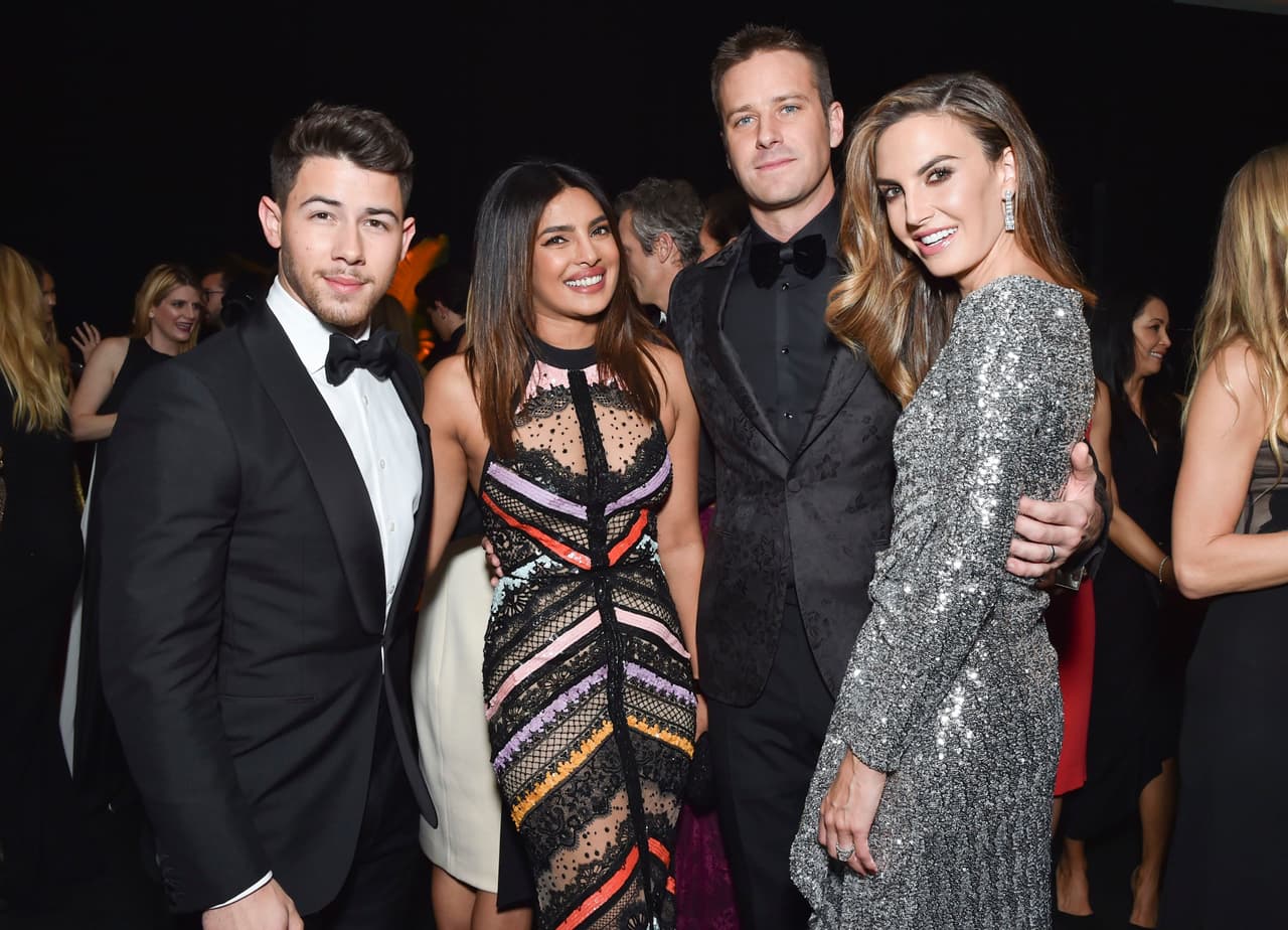 El jueves 14 de enero, Page Six publicó una entrevista con Vucekovich en la que declaró que la estrella de Hollywood gustaba de fantasear sobre qué partes de su cuerpo le gustaría asar y devorar: "Me dijo que quería 
<b><a href="https://pagesix.com/2021/01/14/armie-hammers-ex-courtney-vucekovich-he-wanted-to-barbecue-and-eat-me/?_ga=2.246334278.316616354.1610714989-177052266.1604506821" target="_blank">romperme la costilla, asarla a la parrilla y comérsela</a>". </b>