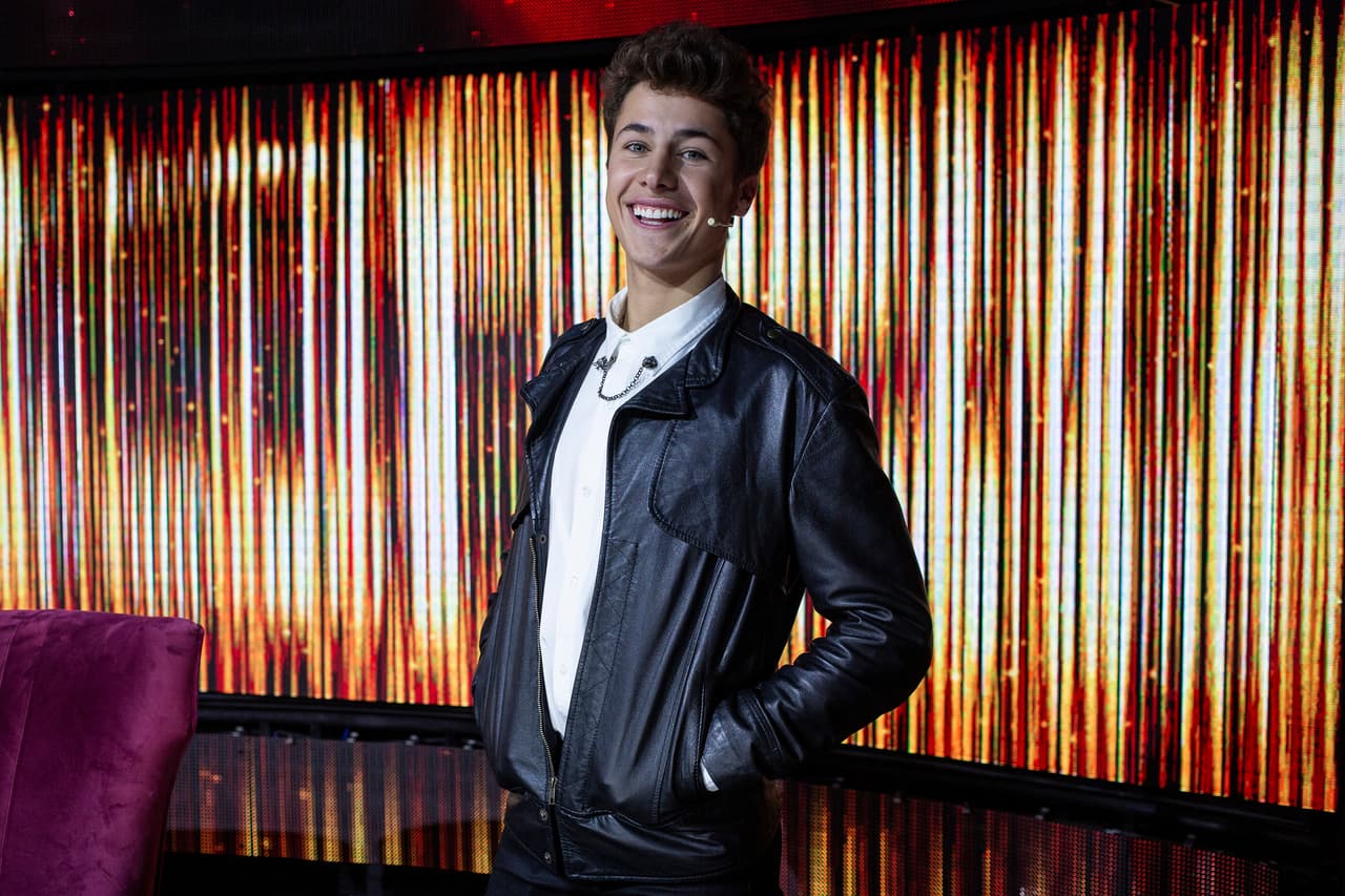 Además de siempre lucir su inconfundible sonrisa y buen humor.