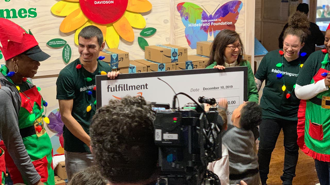 La gigante de ventas en línea donó 50 mil dólares a la organización sin fines de lucro SEARH para que continúe con sus programas en beneficio de la población más desprotegida.