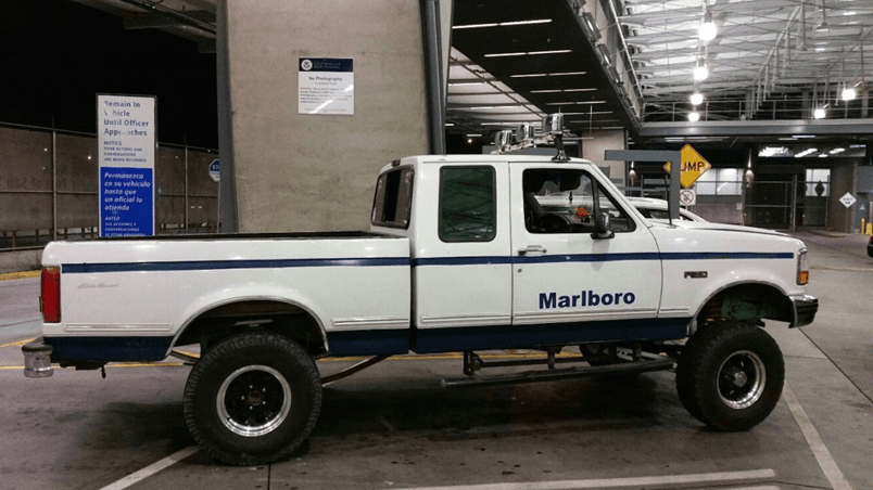 Pick up en el que el fugitivo llegó por error al cruce fronterizo.