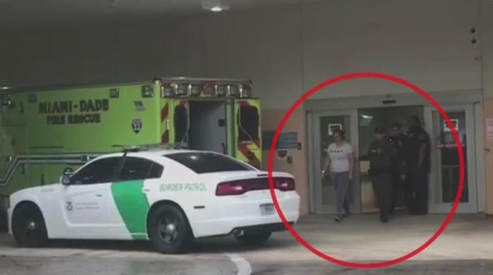 ICE se lleva a una inmigrante de un hospital tras ser arrestada frente a sus hijos