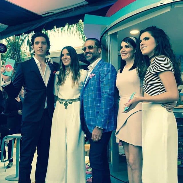 Ahora Alejandro Fernández vive una nueva etapa en su vida, al tener a sus hijos ya grandes y cada uno realizado.