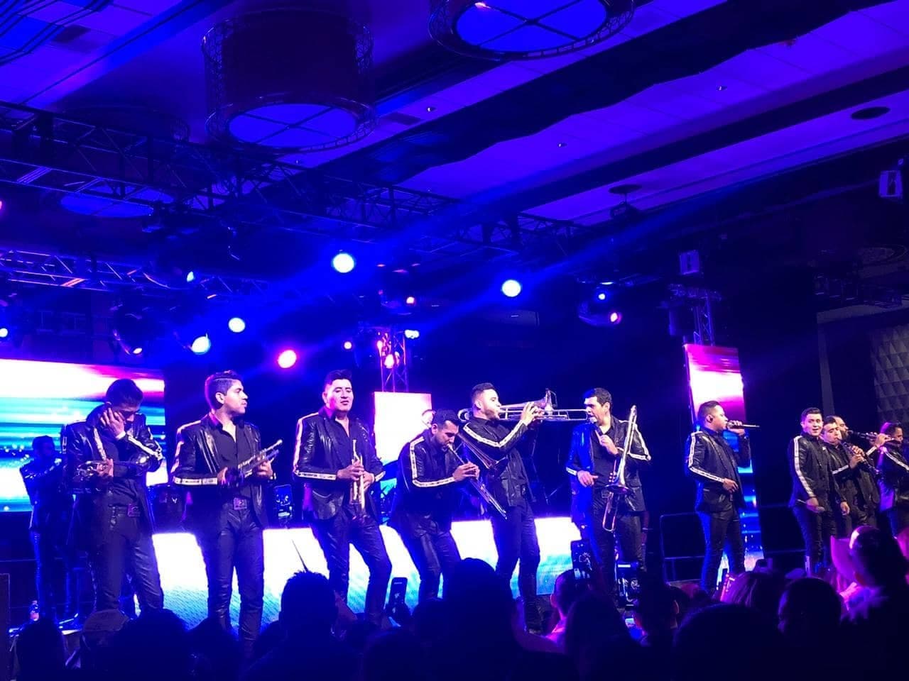 Banda Recoditos canceló sus conciertos programados para el 21 y 22 de marzo, en Ventura y Santa María, respectivamente. La producción del evento informó que se trata de una medida para prevenir y garantizar la salud de los clientes y empleados de la compañía.