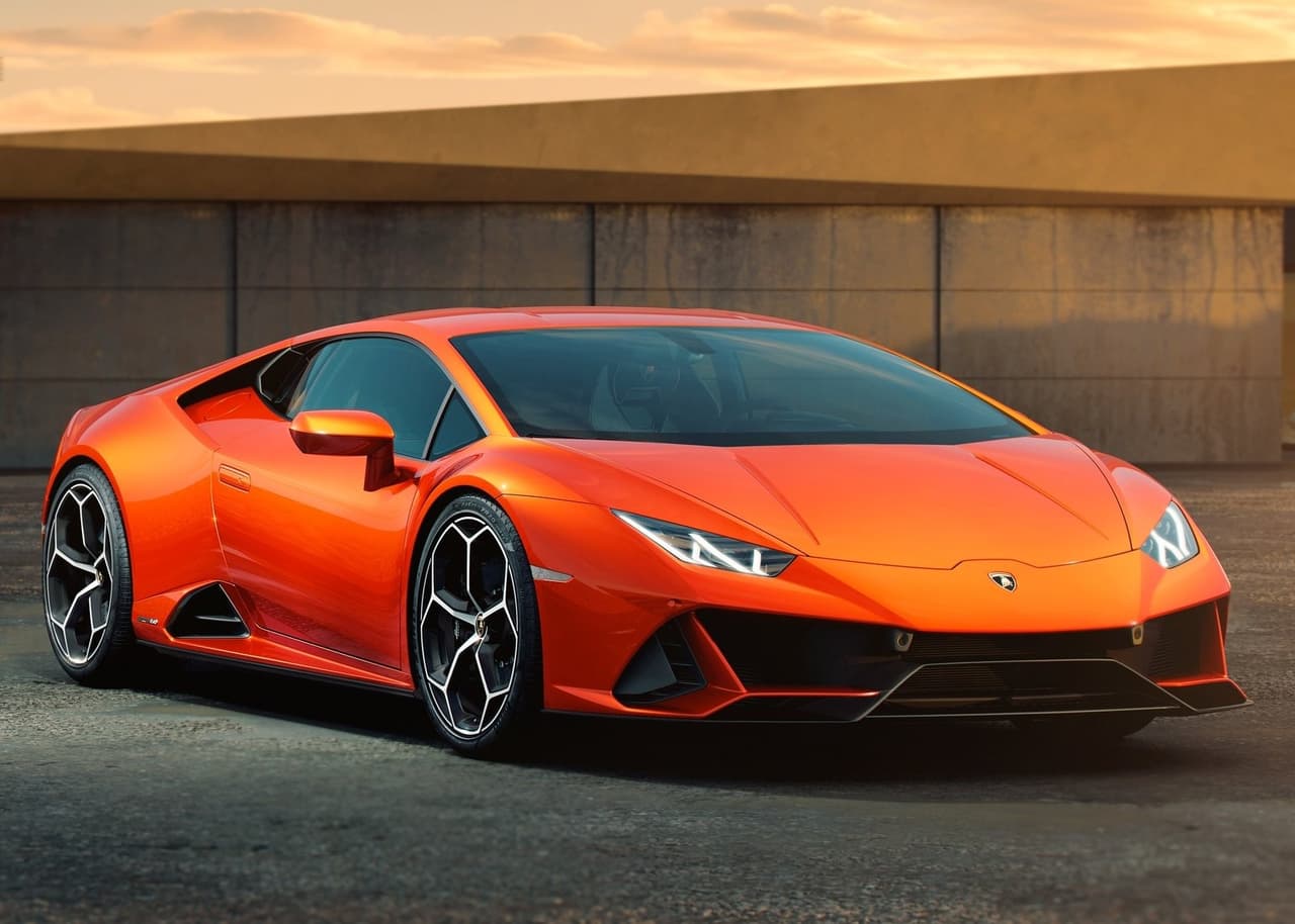 <h3 class="cms-H3-H3"><b>15. Lamborghini Huracán</b></h3>
<br>
<br>
<b>Capacidad del tanque: </b>21.92 galones
<br>
<b>Costo estimado para llenar el tanque:</b> $89
<br>
<b>Consumo de combustible:</b> 15 mpg en trayecto combinado
