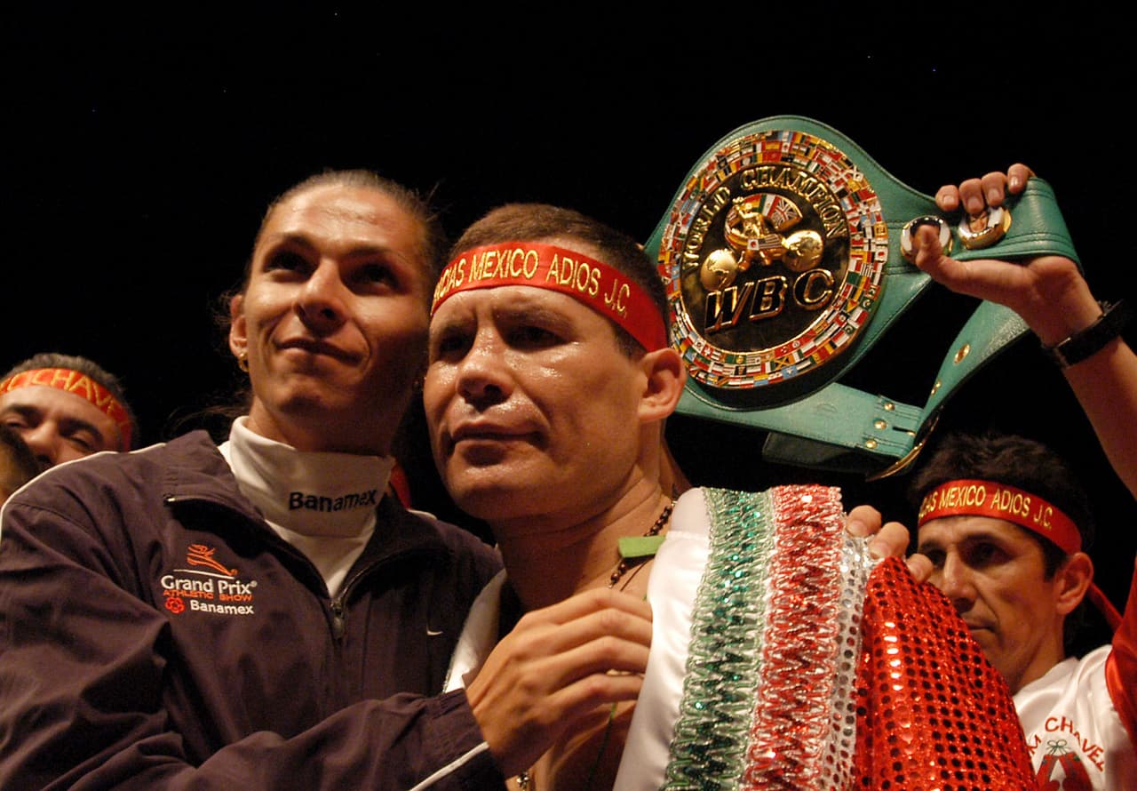 Además, el norteamericano también reconoció la grandeza de Chávez, al decir que una carrera como la de él no la ha conseguido ni él.