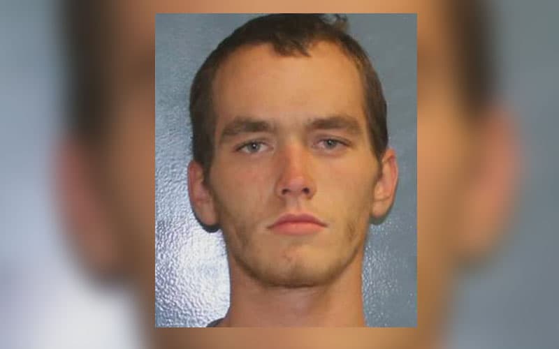 Atrapan a un presunto ladrón mientras se daba un baño relajante en la casa que iba a robar