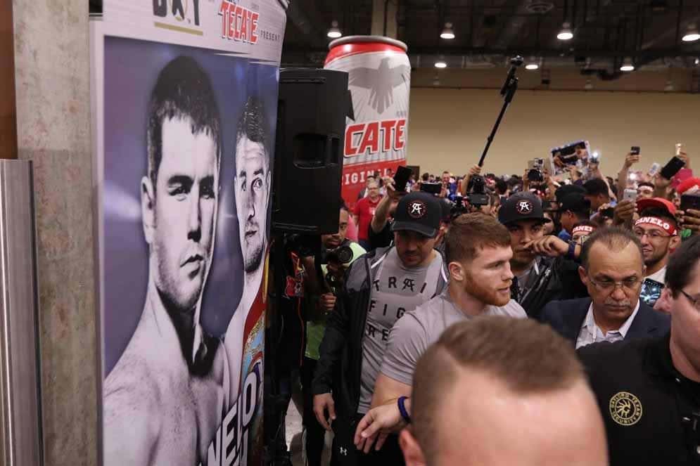 La pelea Canelo vs Smith es por el campeonato mundial de peso medio de la WBO.