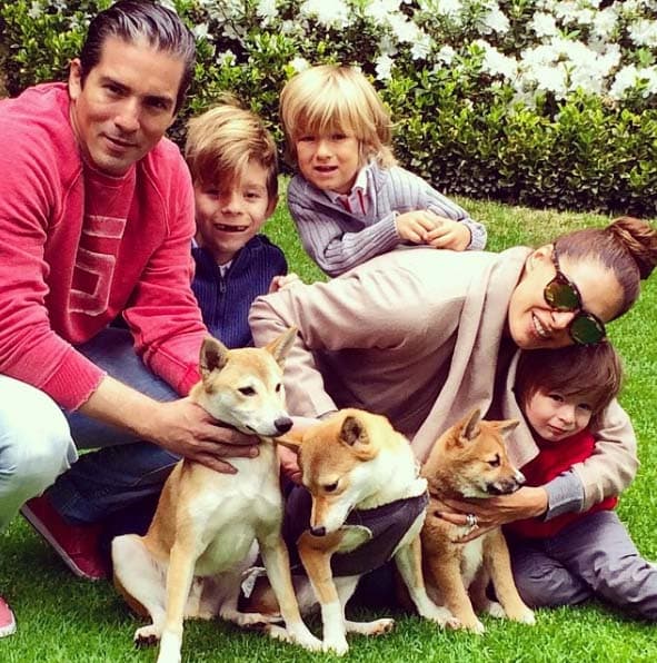 Los hermanitos de Rex van a visitarlo muy seguido para que no los extrañe tanto. Los Reina-Montijo tienen amor para todos.