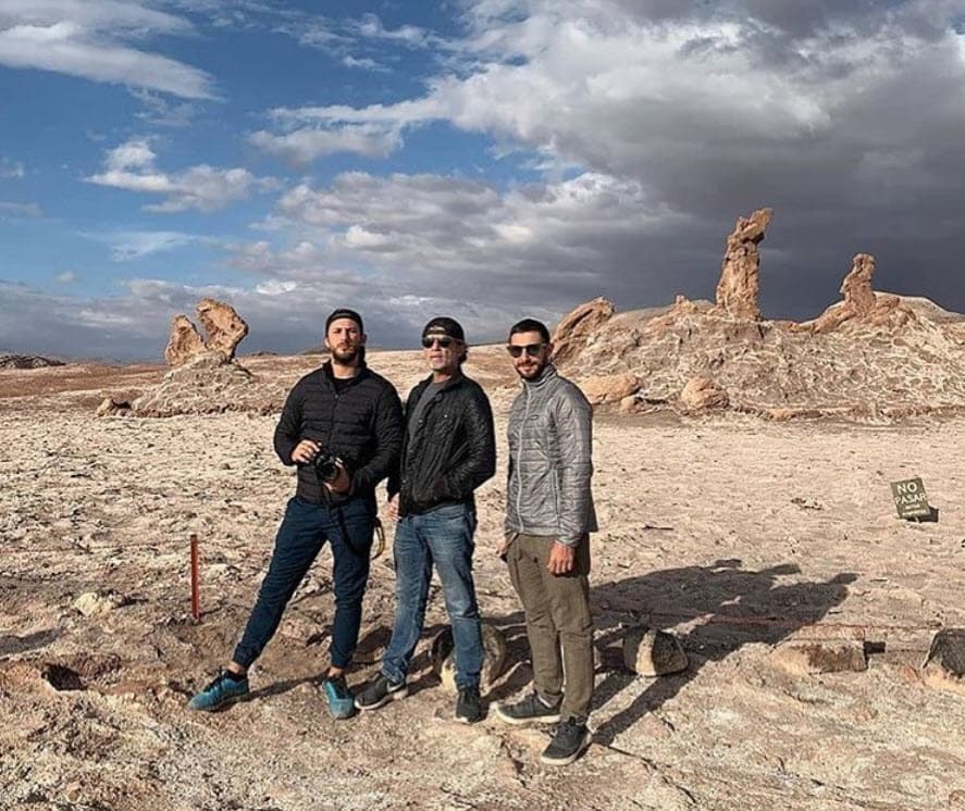 Humberto Zurita y sus dos hijos, Sebastián y Emiliano, 
<b><a href="https://www.univision.com/famosos/humberto-sebastian-y-emiliano-zurita-realizan-un-viaje-familiar-a-sudamerica-para-recordar-a-christian-bach-video" target="_blank">emprendieron un viaje</a></b> a finales de 2019 por Sudamérica. 
<br>