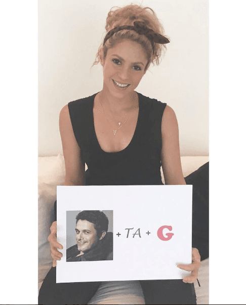 Y en la tercera imagen que compartió en su Instagram mostró este cartelón. ¡Fue toda una adivinanza! En esta escribió "CHANTAJE" ya que el apodo de Sanz es "Chan" ¿Tú lo sabías?