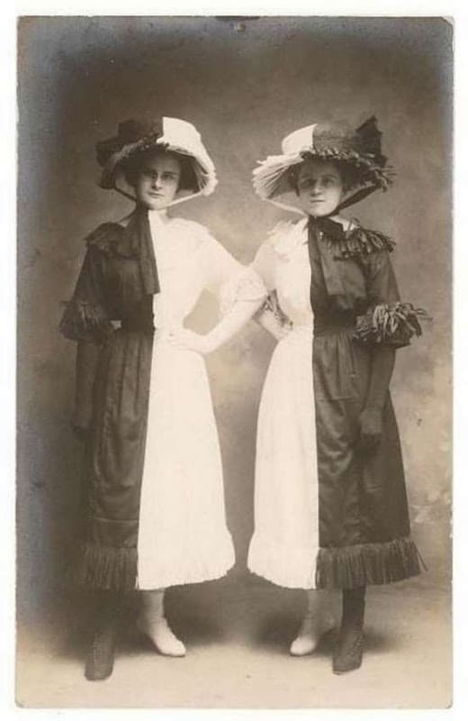 Y todos disfrutaban de convertirse por una noche en alguien diferente.