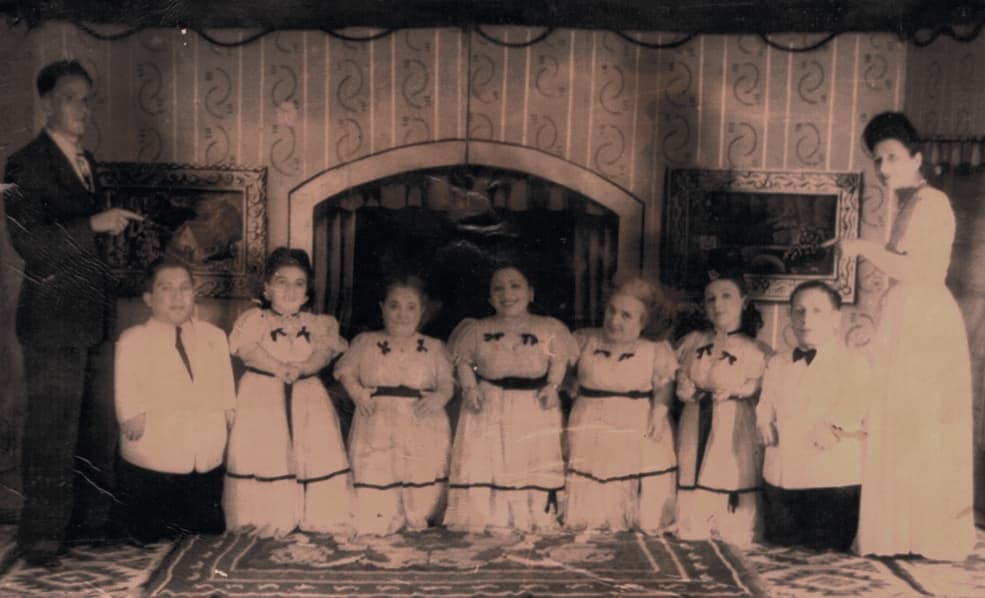 Esta es la extraordinaria historia de una familia de 7 enanos que sobrevivió a los Nazis en Auschwitz