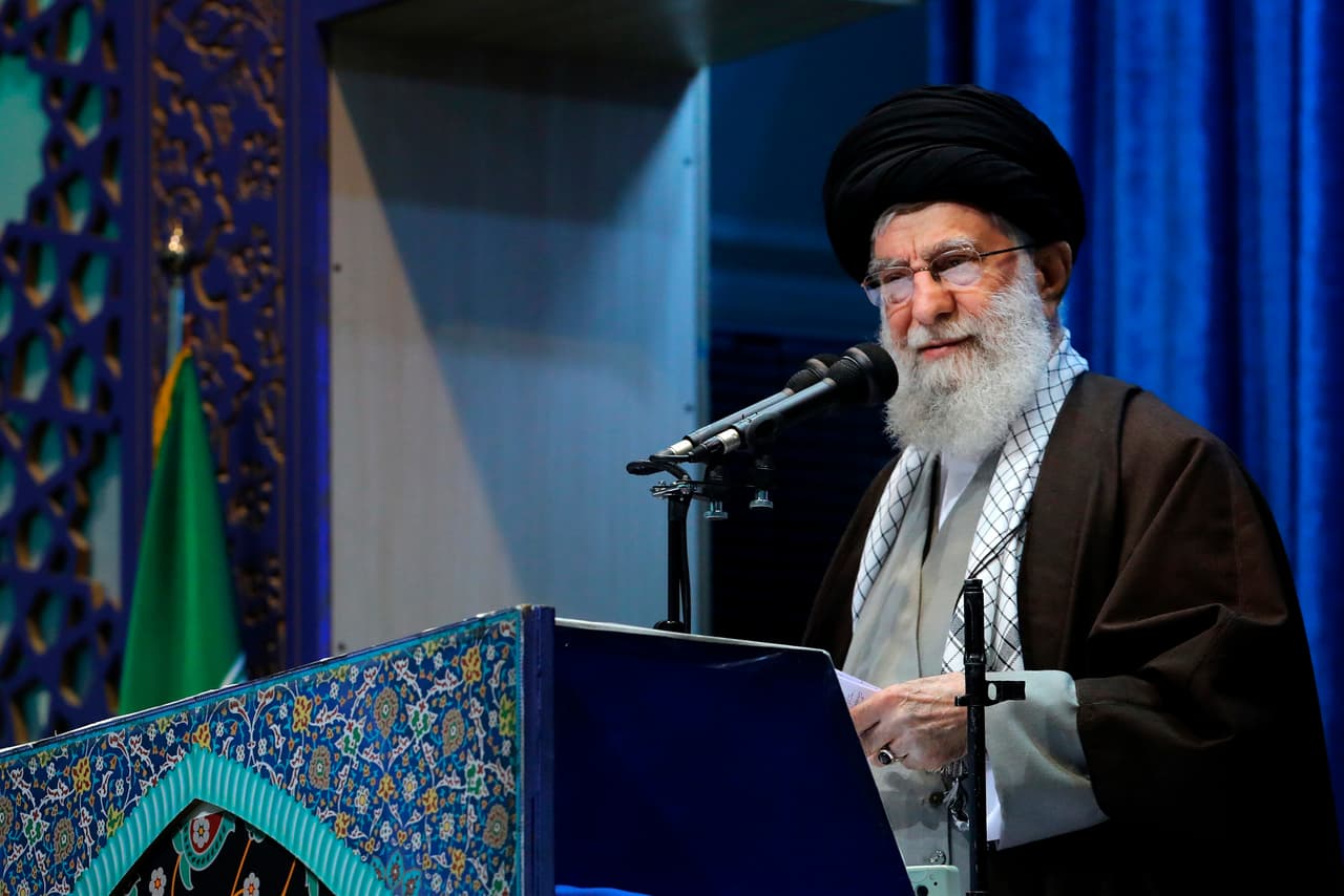 Ayatolá Jamenei: Trump es un “payaso” que le “clavará una daga envenenada” al pueblo iraní