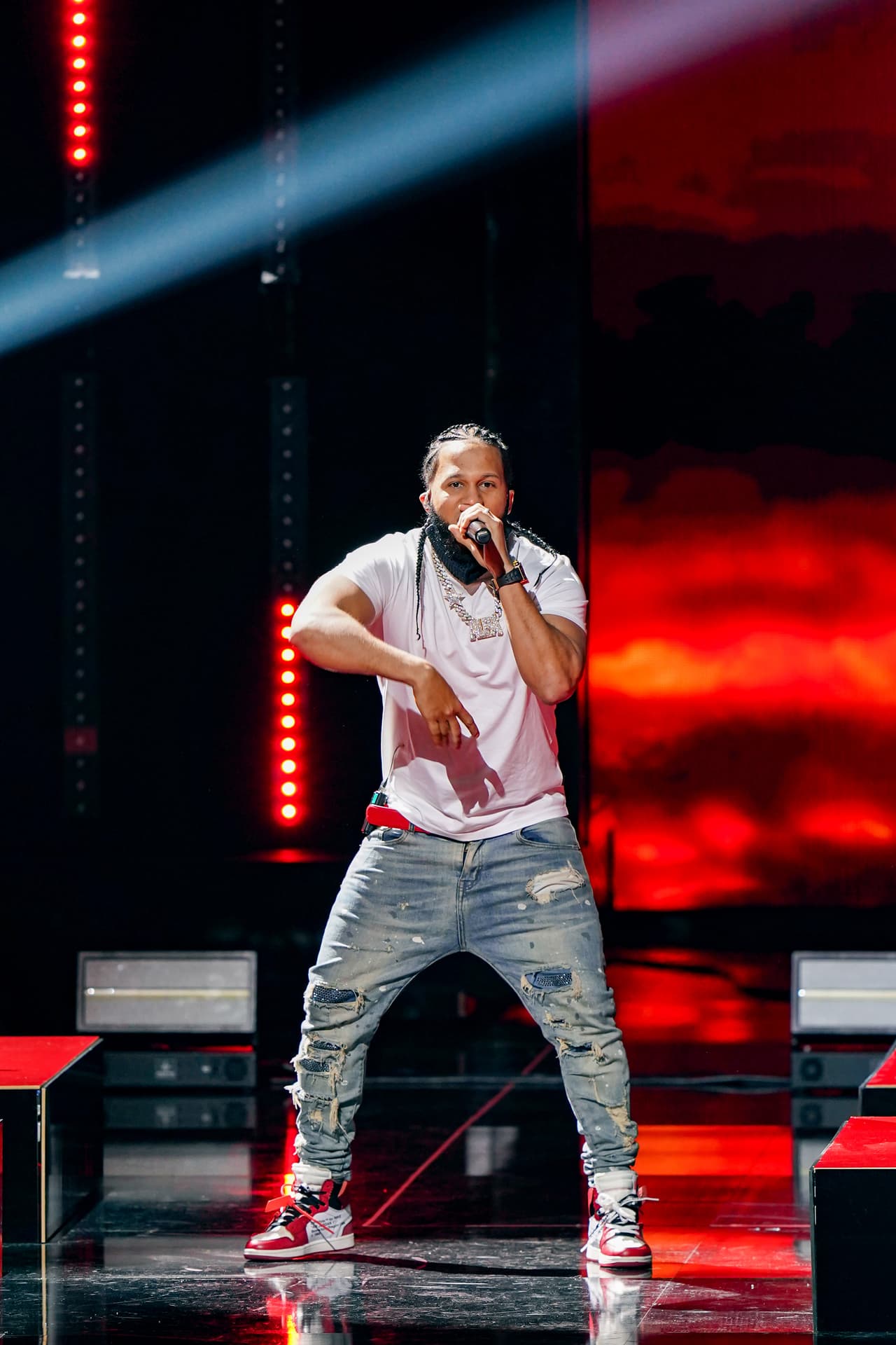 El Alfa "El Jefe" colocará su 'dembow' en el número musical de los puertorriqueños y también lo veremos cantando el hit 'Bebé' junto a Camilo.