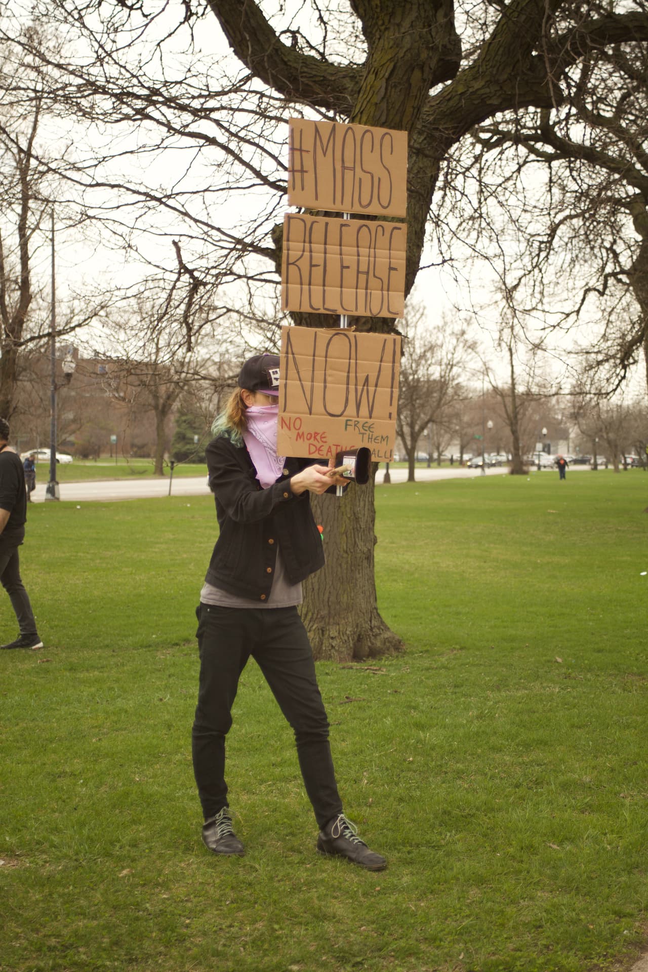 Esta acción es debido a que la Cárcel del Condado Cook, se ha vuelto en uno de los mayores epicentros de casos confirmados en el país, donde 234 personas encarceladas han dado positivo por coronavirus.