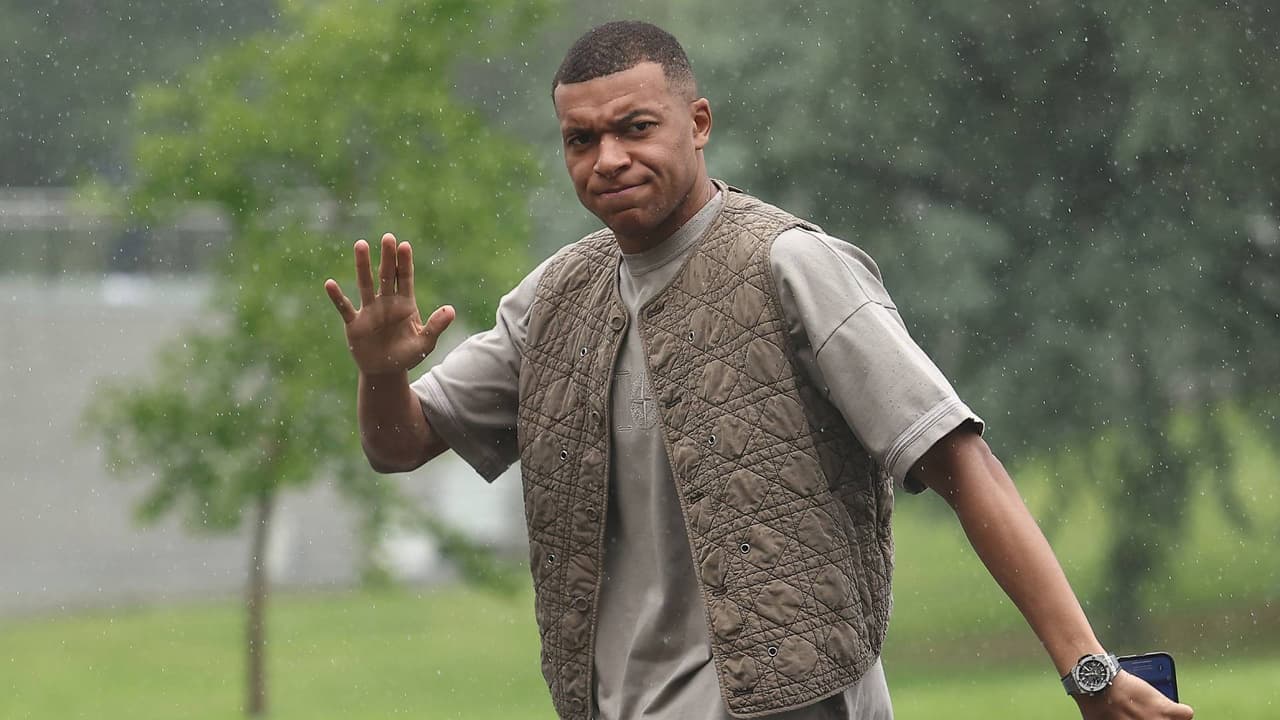 Kylian Mbappé sigue sin recibir prima de fidelidad por parte del PSG