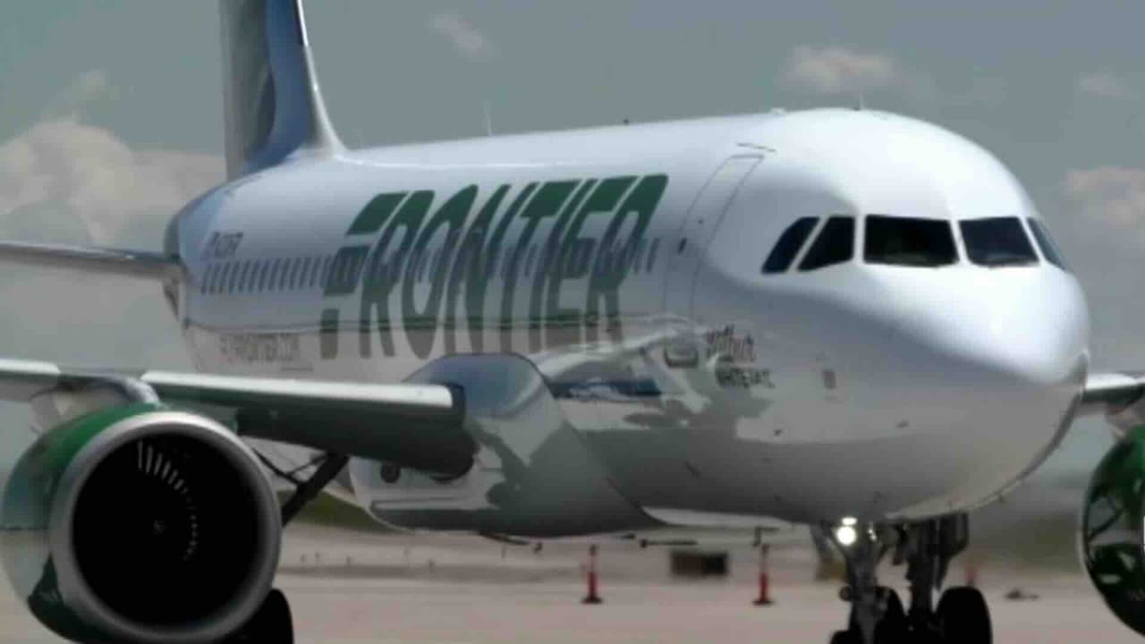 Intruso muere al ser impactado por avión durante despegue en Denver