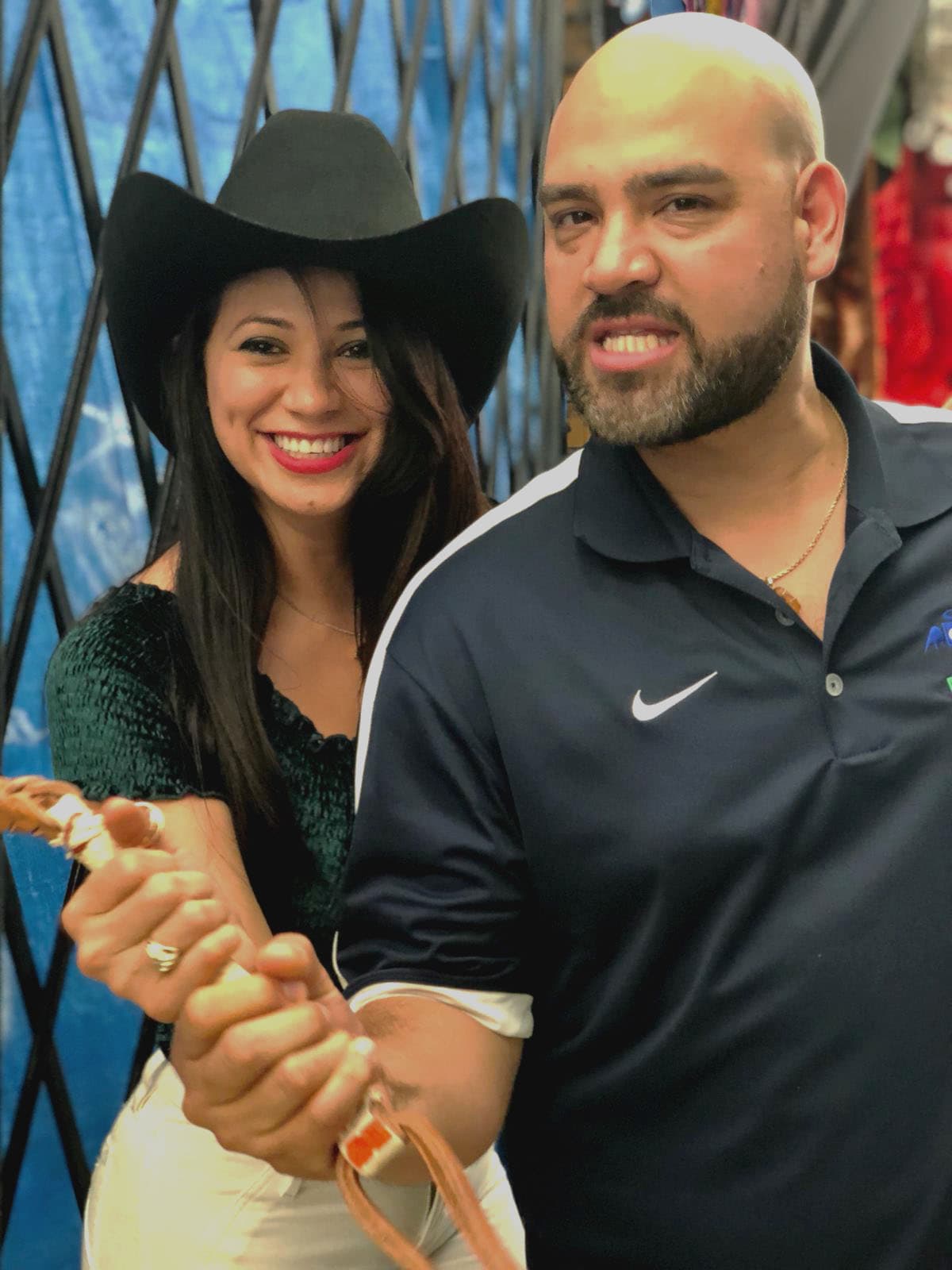 <b>Carla</b> se paseó por Chicago con
<b>El Pelón</b>, que la acompañó en esa aventura.