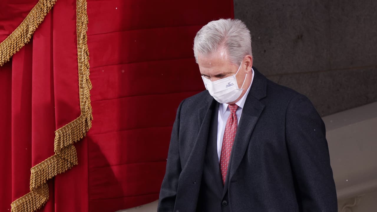 Kevin McCarthy pide perdón por haber ofendido a maestros en todo el país