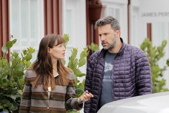 Y esta vez los paparazzi captaron al famoso matrimonio a la salida de un restaurante tiendo una conversación poco agradable.