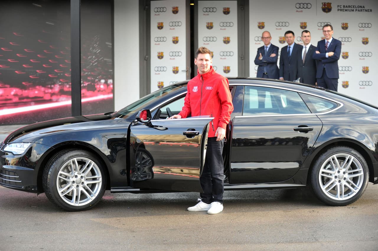 En 2014, Messi se llevó un modelo más discreto: un Audi A7. Y aunque siempre hubo al menos un modelo de la firma alemana en su garaje, el astro del fútbol no se limitaba a solo conducir esta marca.