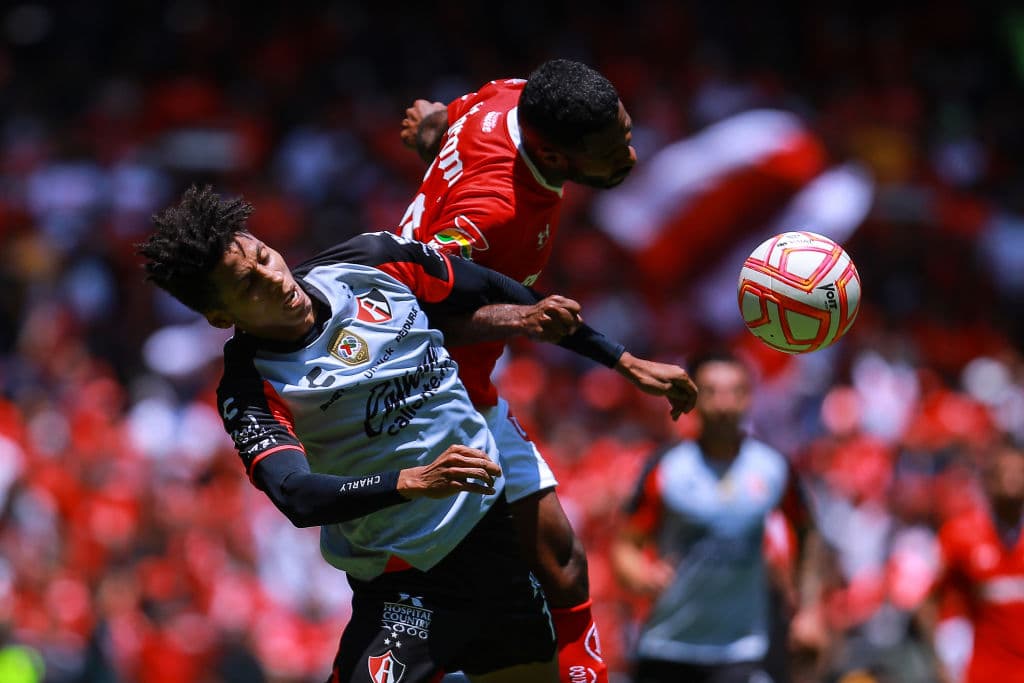 Toluca tuvo un gran inicio en casa ante el Atlas, al que le ganaba 3-0 antes de los primeros 15 minutos, pero terminó sufirendo y logró llevarse la victoria 3-2 ante el bicampeón que reaccionó y casi se lleva el empate.